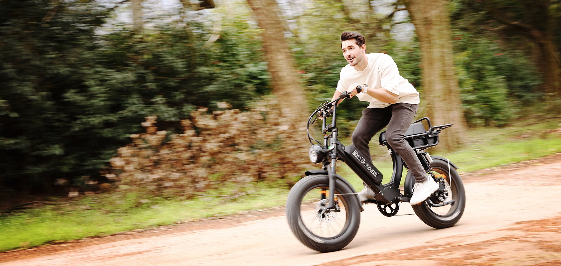 roll-road-emma-3.0-moped-style-ebike004.jpg__PID:49e4cecf-70d6-464c-8dac-4f460b01729e