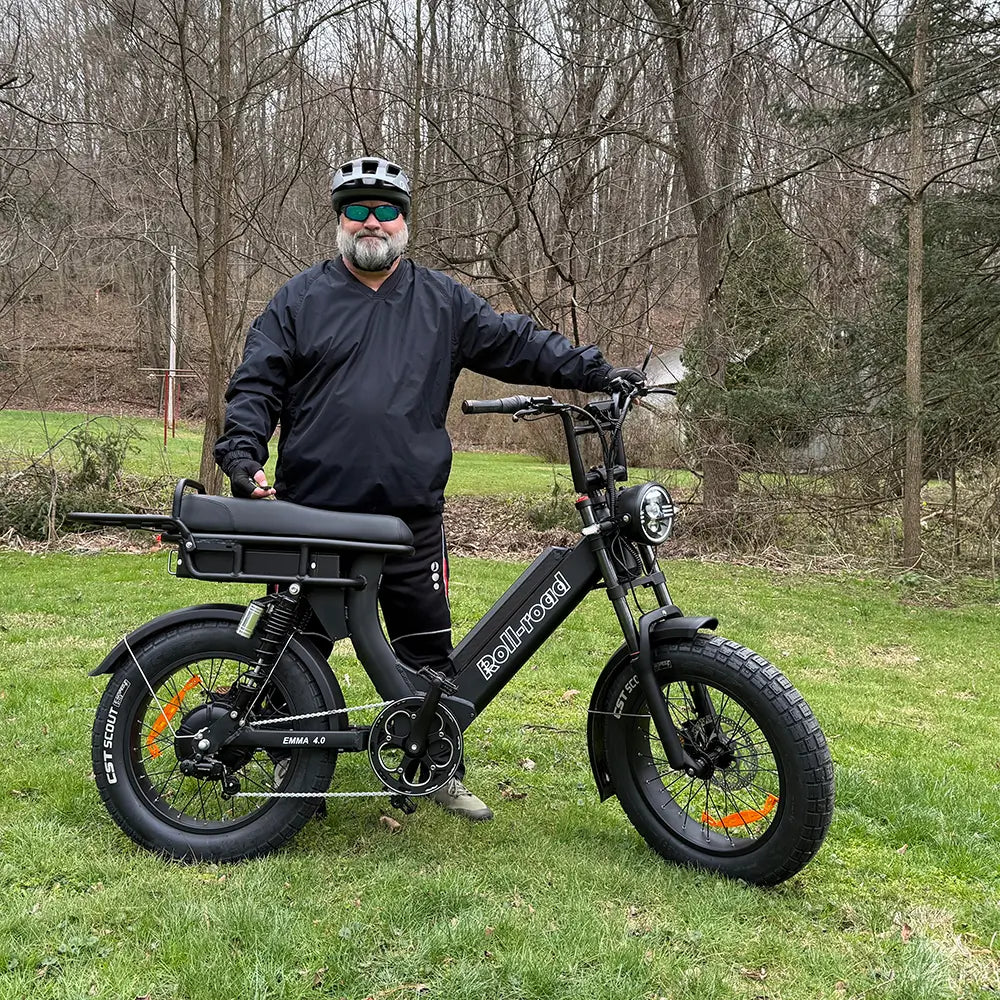 rollroad-emma40-ebike-customer-outdoor-riding-photo-16.webp__PID:91c64262-f166-4c83-b941-e37f411a0190