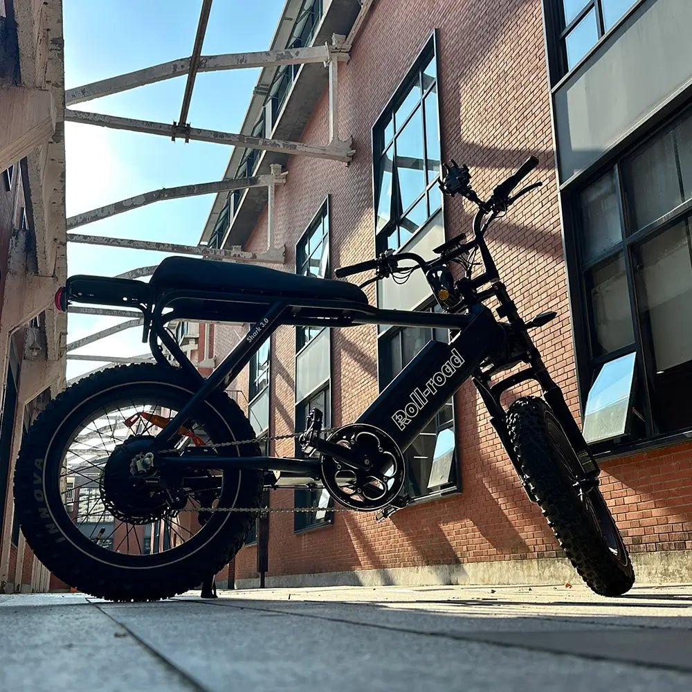 rollroad‑shark30‑ebike‑customer‑outdoor‑riding‑photo-3.webp__PID:4c837941-e37f-411a-8190-e07ce140bbda